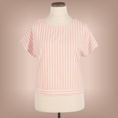 Jacqueline de Young csíkos felső